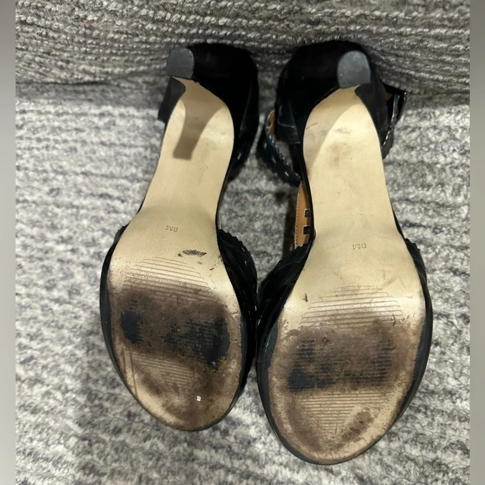 GUESS T-strap black leather platform heels, open toe with cut outs GWTANK